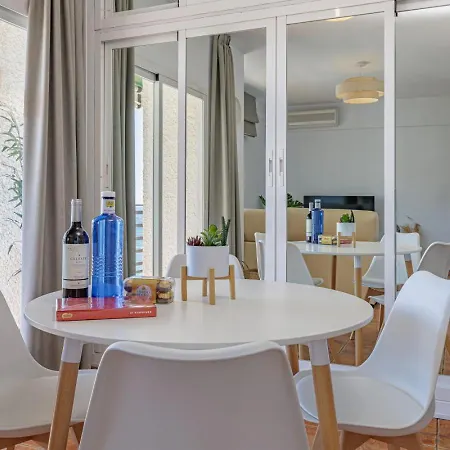 Beachfront Near Old Town Apartamento Marbella